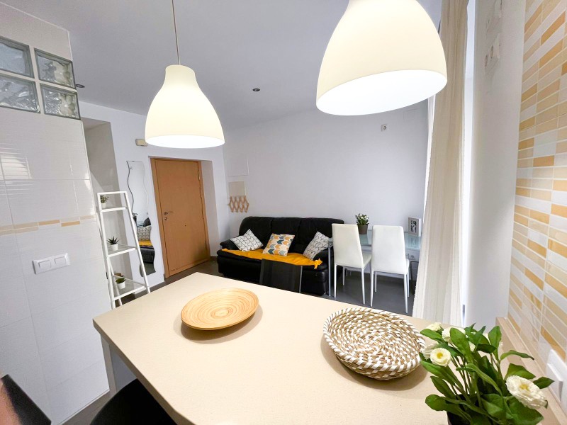 Cocina y zona de estar totalmente equipadas